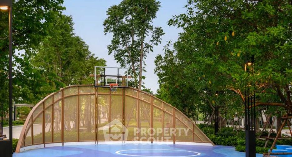 For sale 4 bedrooms house in Khlong Sam Wa, Bangkok