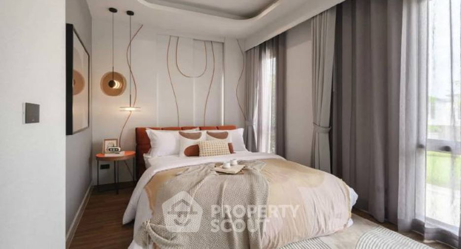 For sale 4 bedrooms house in Khlong Sam Wa, Bangkok