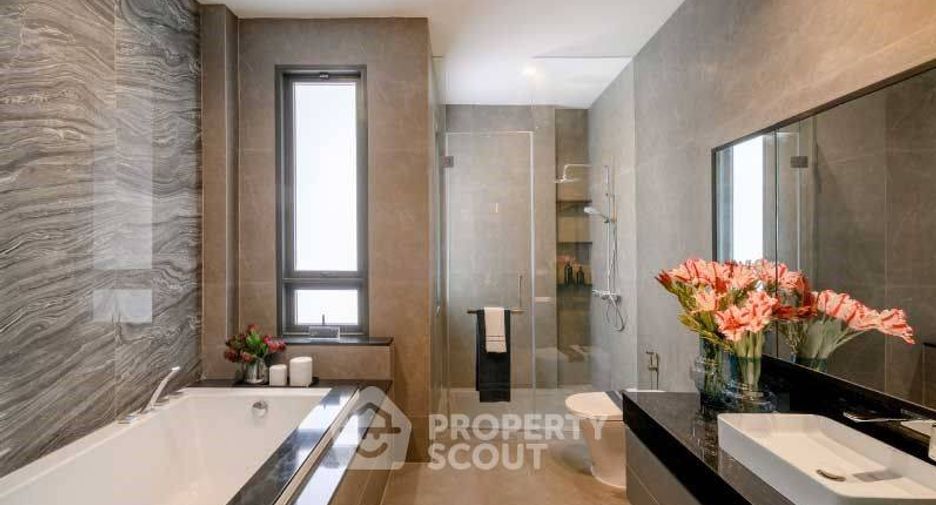 For sale 5 bedrooms house in Bang Kapi, Bangkok
