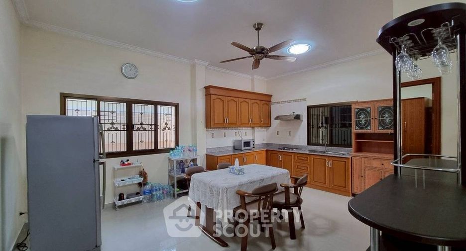 For sale 3 bedrooms house in East Pattaya, Pattaya
