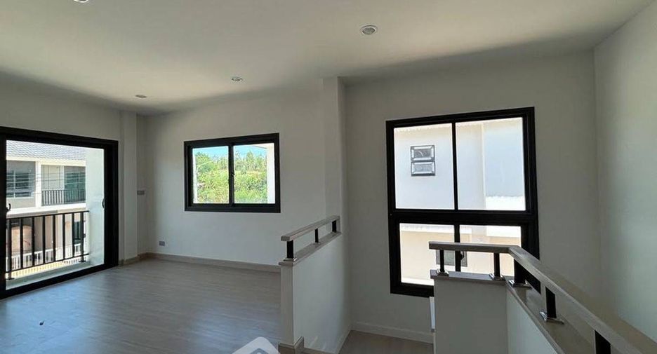 For sale 4 bedrooms house in East Pattaya, Pattaya