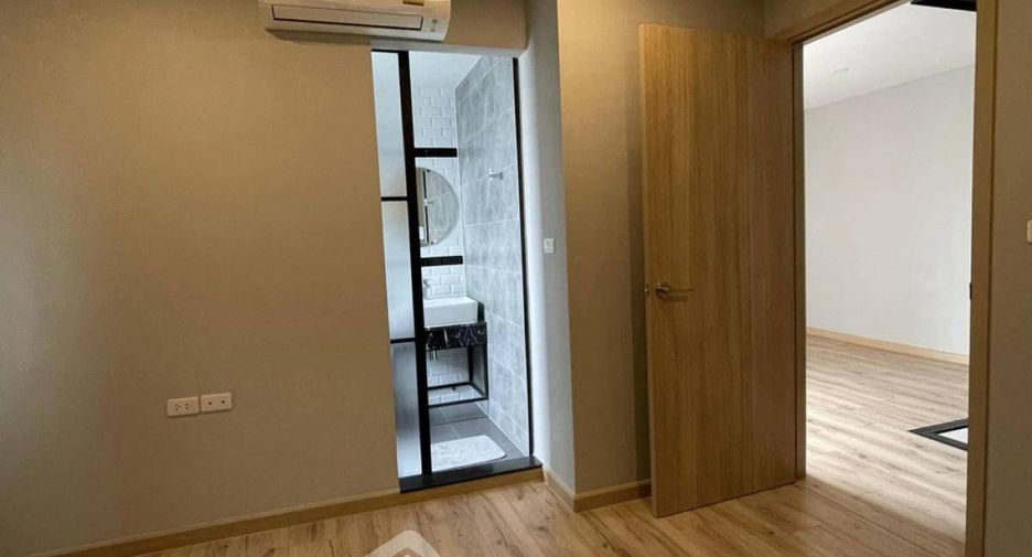 For sale 2 bedrooms condo in Bang Phlat, Bangkok