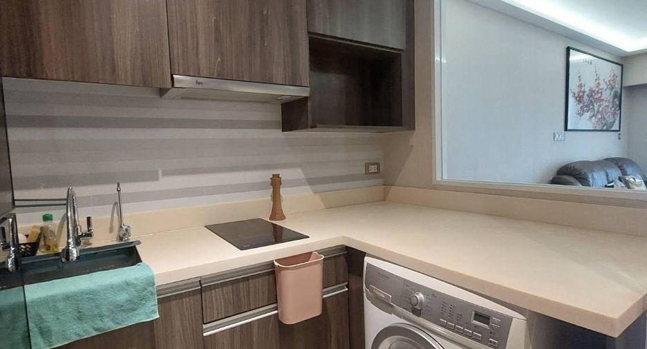 For sale 1 bed condo in Khlong Toei, Bangkok