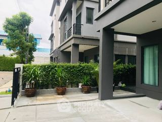 Reihenhaus zum Kauf mit 4 Zimmer in Thung Khru, Bangkok
