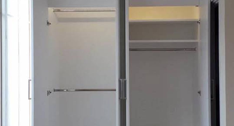 Casa adosada en venta de 4 habitaciones en Bueng Kum, Bangkok