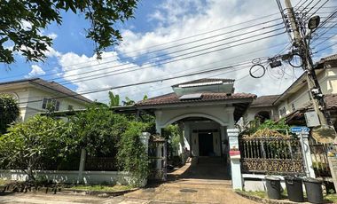 For sale 3 bedrooms house in Bang Khun Thian, Bangkok