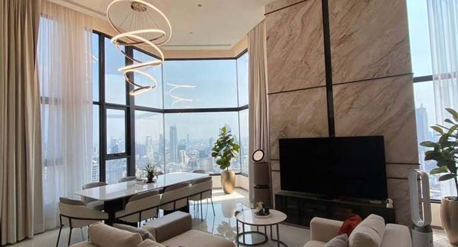 For rent 3 bedrooms condo in Bang Rak, Bangkok