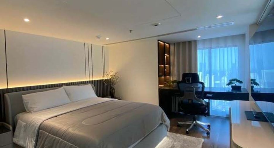 For rent 3 bedrooms condo in Bang Rak, Bangkok