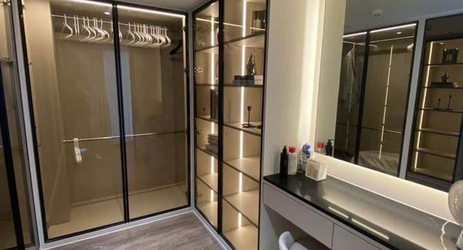 For rent 3 bedrooms condo in Bang Rak, Bangkok