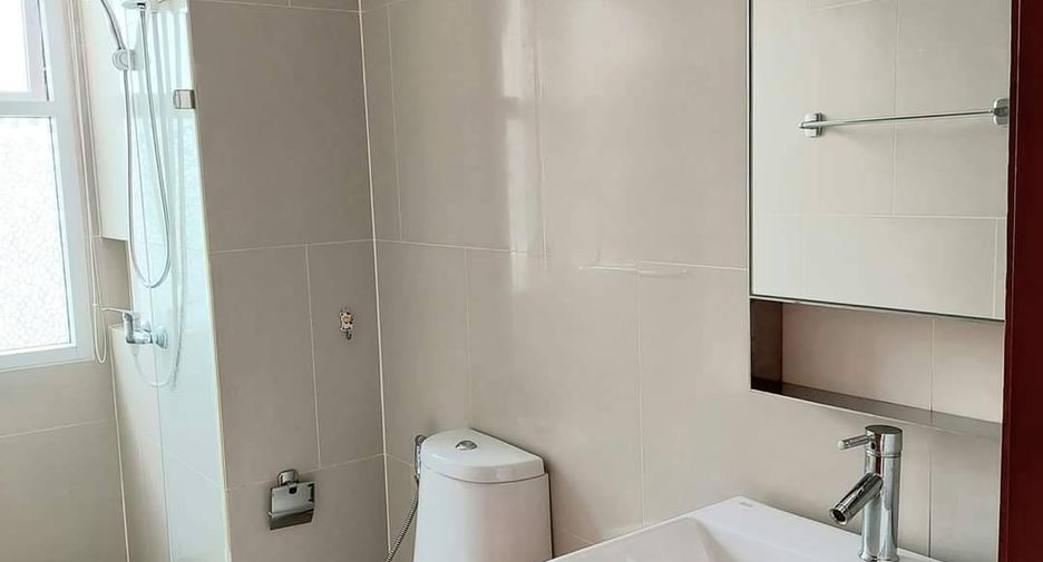 For sale 1 bed condo in Khlong San, Bangkok