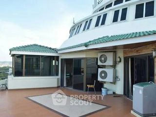 For sale 3 bedrooms condo in Mueang Chon Buri, Chonburi