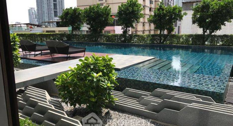 For sale 1 bed condo in Phaya Thai, Bangkok