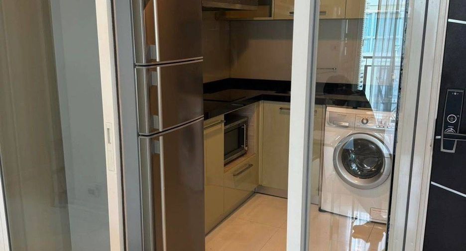 For sale 2 bedrooms condo in Khlong Toei, Bangkok