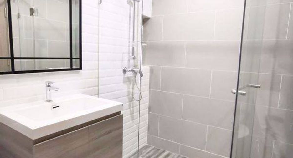 For sale 1 bed condo in Pathum Wan, Bangkok