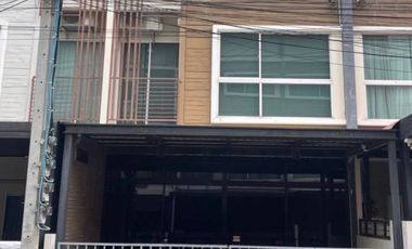For sale 3 bedrooms townhouse in Suan Luang, Bangkok