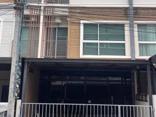 Reihenhaus zum Kauf mit 3 Zimmer in Suan Luang, Bangkok