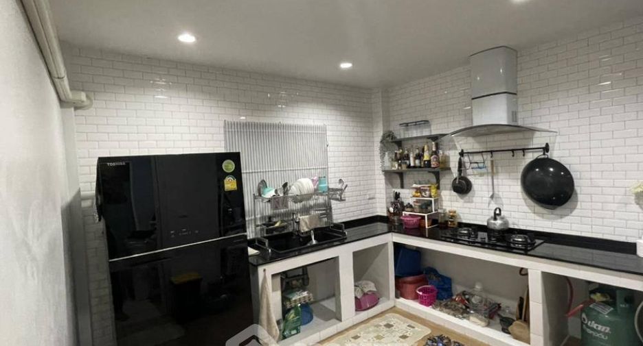 Casa en venta de 5 habitaciones en Mueang Chon Buri, Chonburi