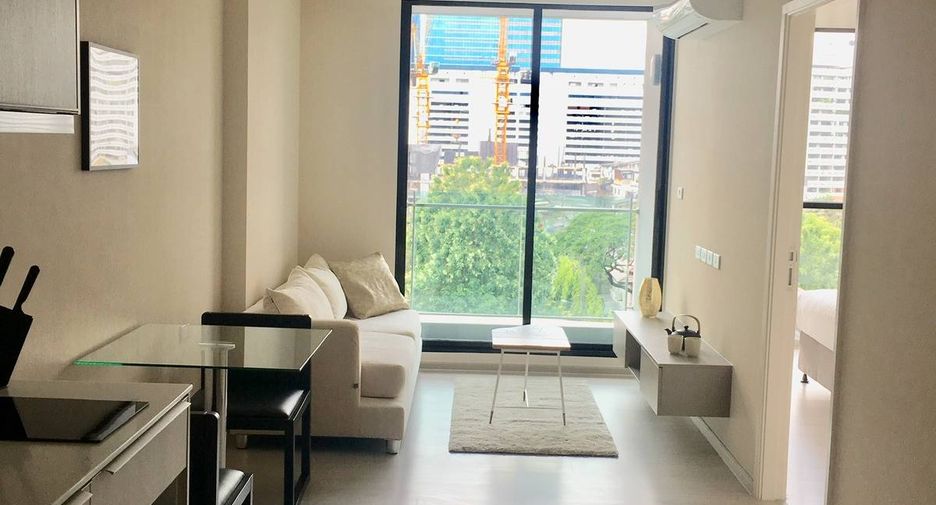 For sale 1 bed condo in Khlong Toei, Bangkok