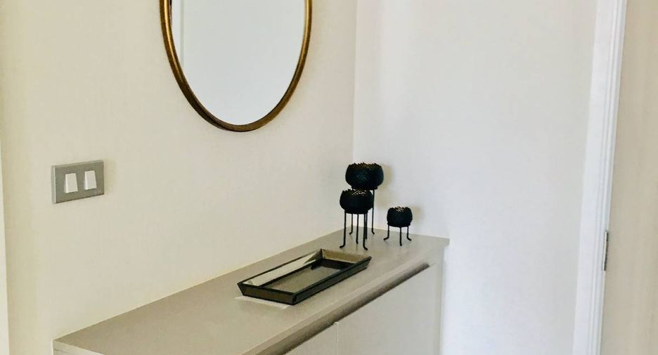 For sale 1 bed condo in Khlong Toei, Bangkok