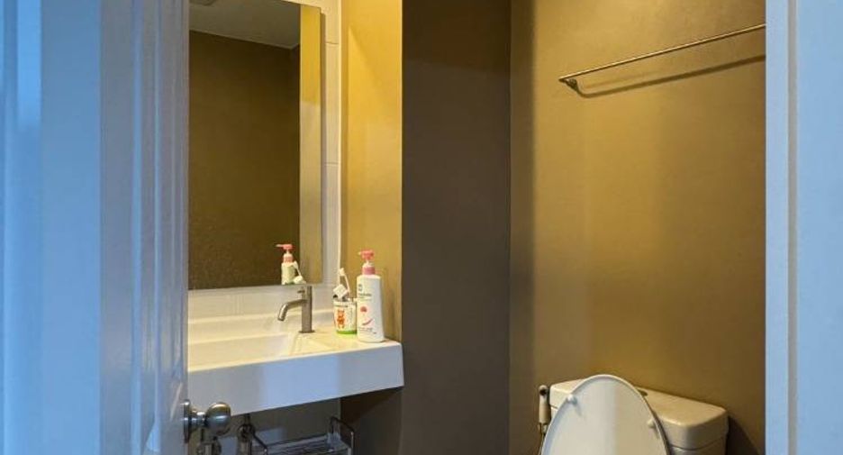For sale 1 bed condo in Thon Buri, Bangkok