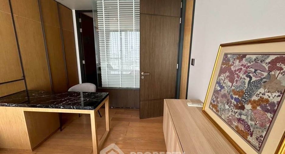 For sale 1 bed condo in Khlong Toei, Bangkok