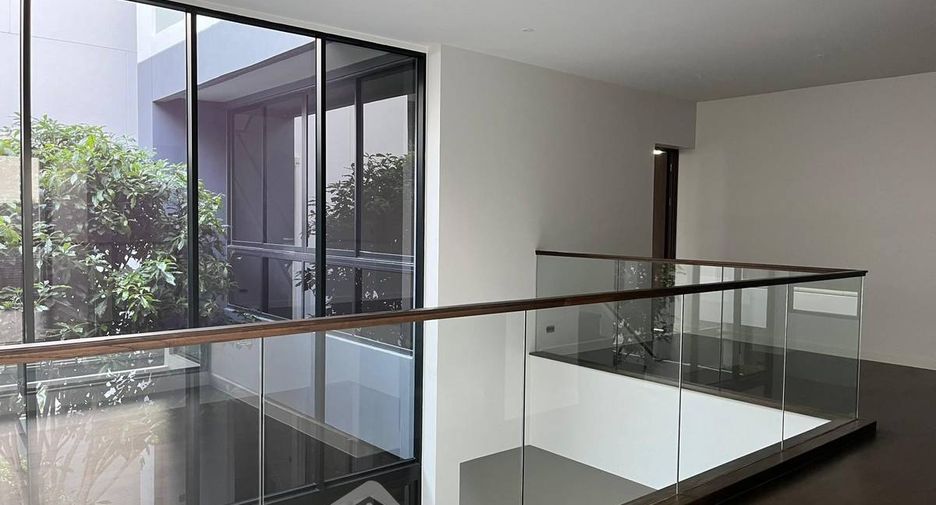 For sale 3 bedrooms house in Bang Kapi, Bangkok