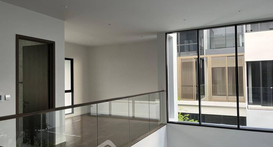 For sale 3 bedrooms house in Bang Kapi, Bangkok