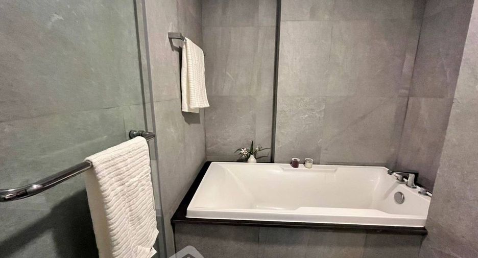 Condo en venta de 2 habitaciones en Si Racha, Chonburi