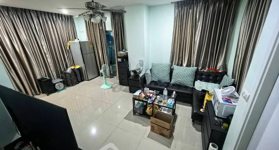 For sale 3 bedrooms townhouse in Don Mueang, Bangkok