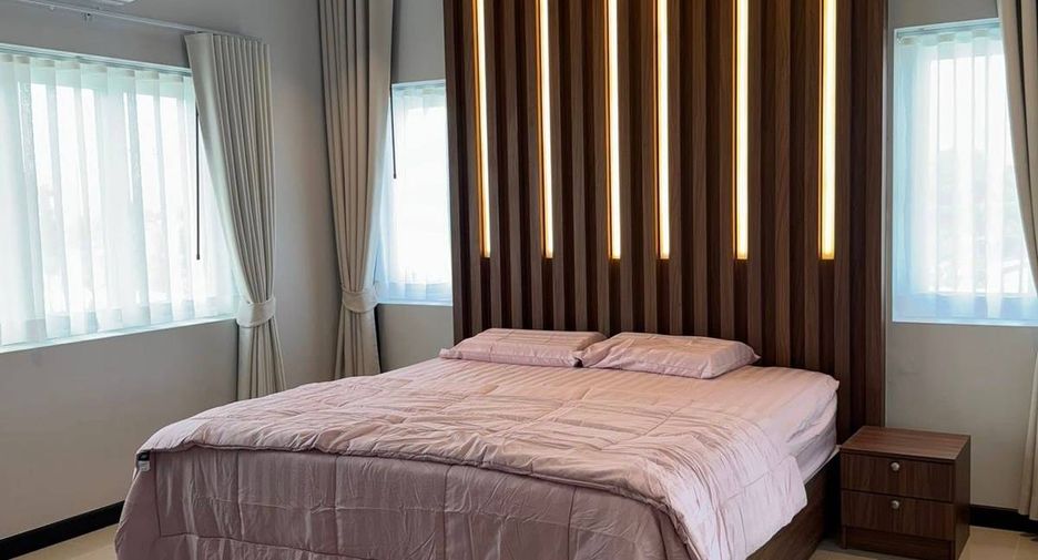 For sale 5 bedrooms villa in East Pattaya, Pattaya