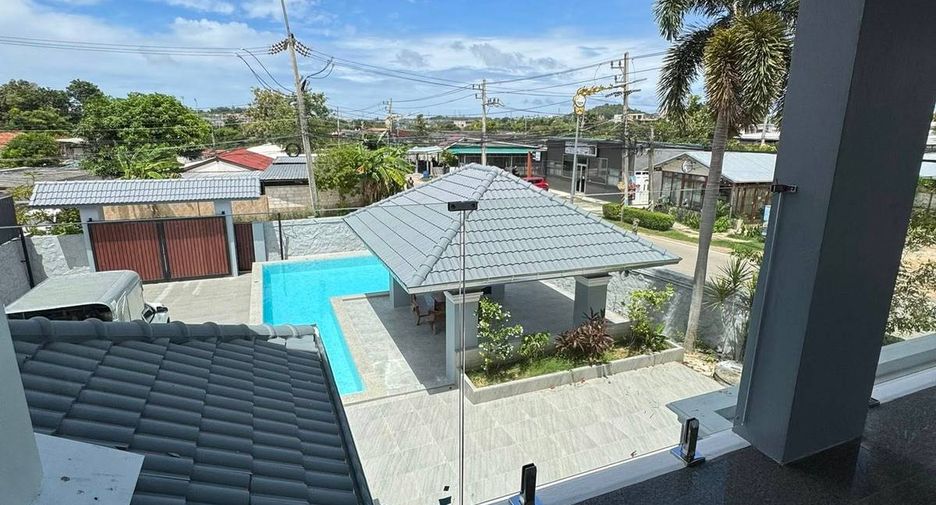 For sale 5 bedrooms villa in East Pattaya, Pattaya