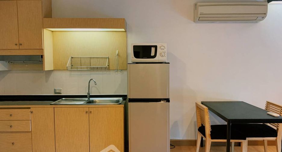 For sale 1 bed condo in Phra Khanong, Bangkok