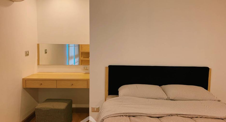 For sale 1 bed condo in Phra Khanong, Bangkok