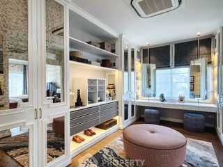 For sale 5 bedrooms house in Bangkok Noi, Bangkok
