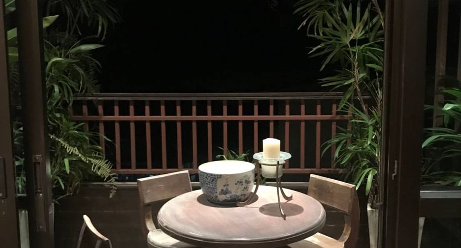For sale 3 bedrooms condo in Yan Nawa, Bangkok