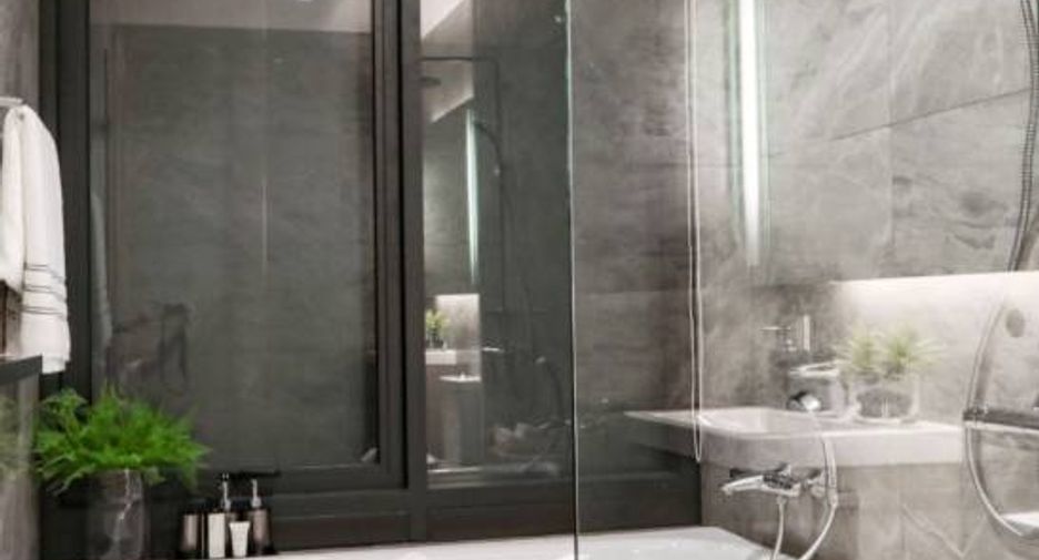 For sale 2 bedrooms condo in Pathum Wan, Bangkok