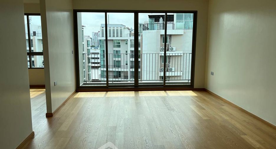 For sale 3 bedrooms condo in Yan Nawa, Bangkok