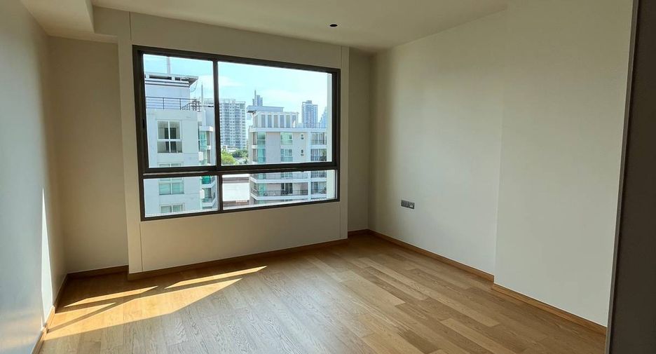 For sale 3 bedrooms condo in Yan Nawa, Bangkok
