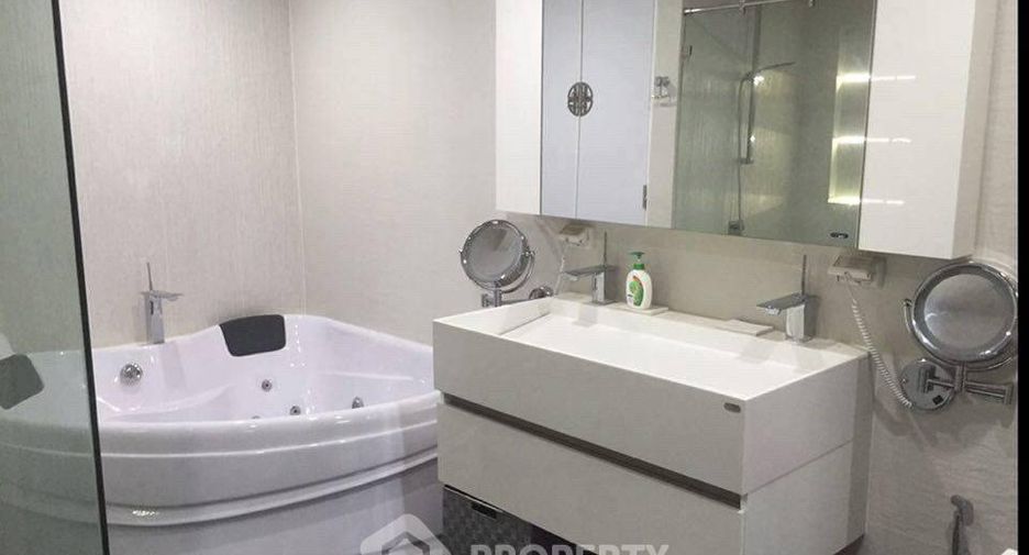 For sale 2 bedrooms condo in Watthana, Bangkok