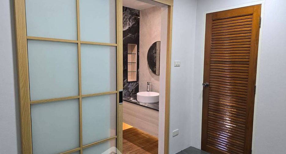For sale 4 bedrooms house in Nong Chok, Bangkok