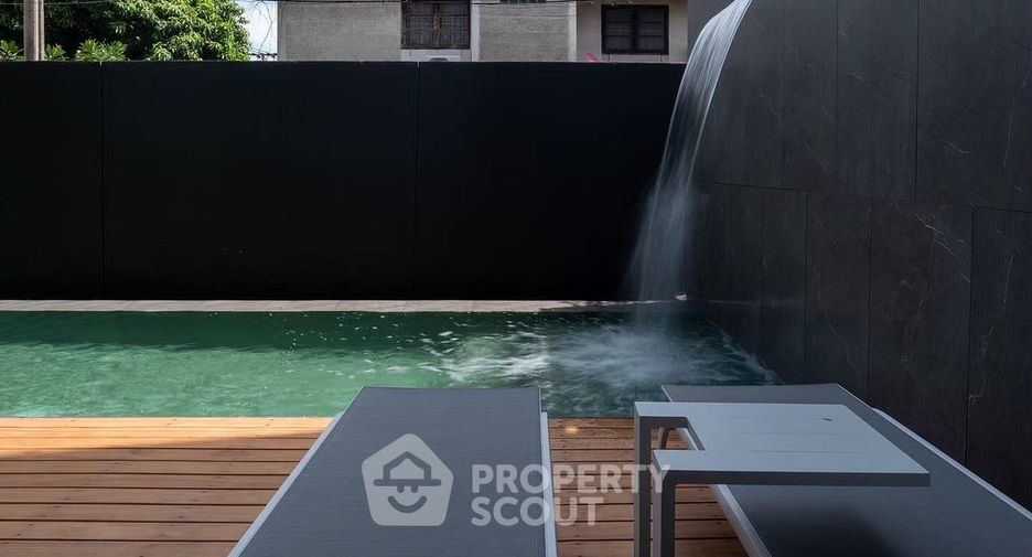 For sale 3 bedrooms villa in Don Mueang, Bangkok