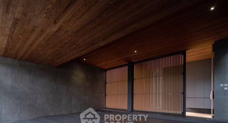 For sale 3 bedrooms villa in Don Mueang, Bangkok