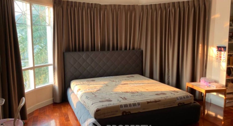 For sale 4 bedrooms house in Bang Khae, Bangkok