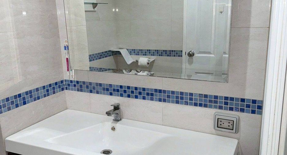 For sale 1 bed condo in Huai Khwang, Bangkok