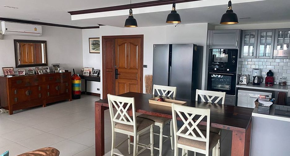 À vendre 3 chambres condo à Phra Khanong, Bangkok