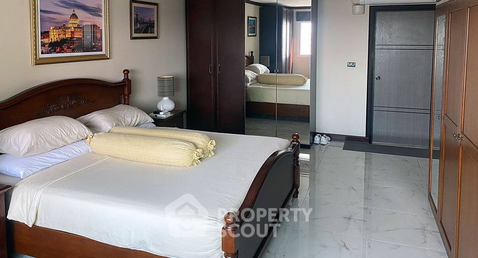 À vendre 3 chambres condo à Phra Khanong, Bangkok