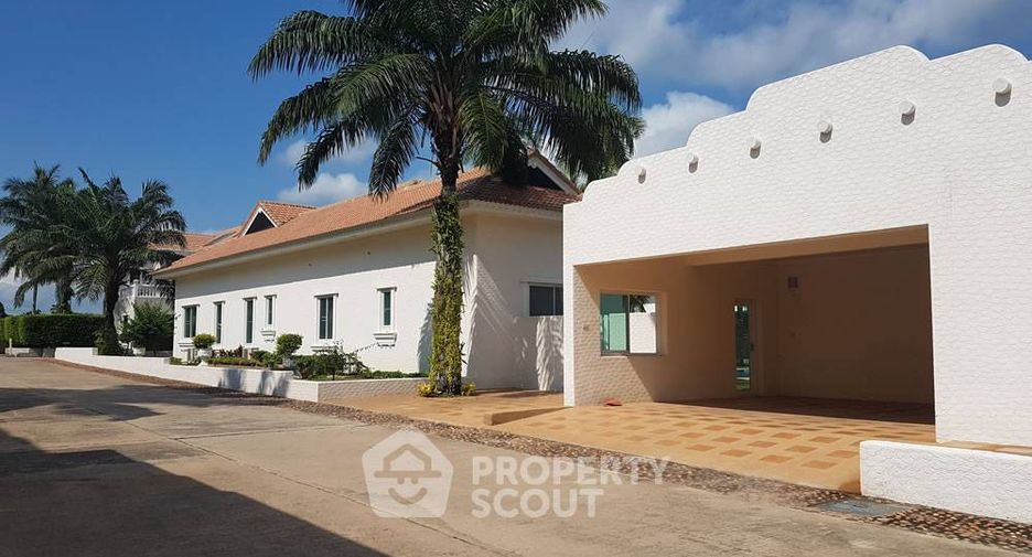 For sale 5 bedrooms house in East Pattaya, Pattaya