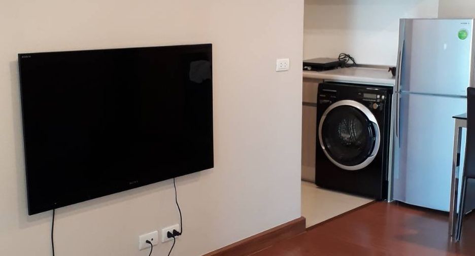 For sale 1 bed condo in Huai Khwang, Bangkok
