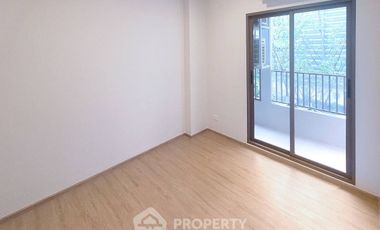 For sale 2 ベッドルーム condo in Watthana, Bangkok