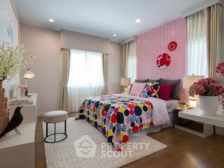 For sale 5 bedrooms house in Khlong Sam Wa, Bangkok